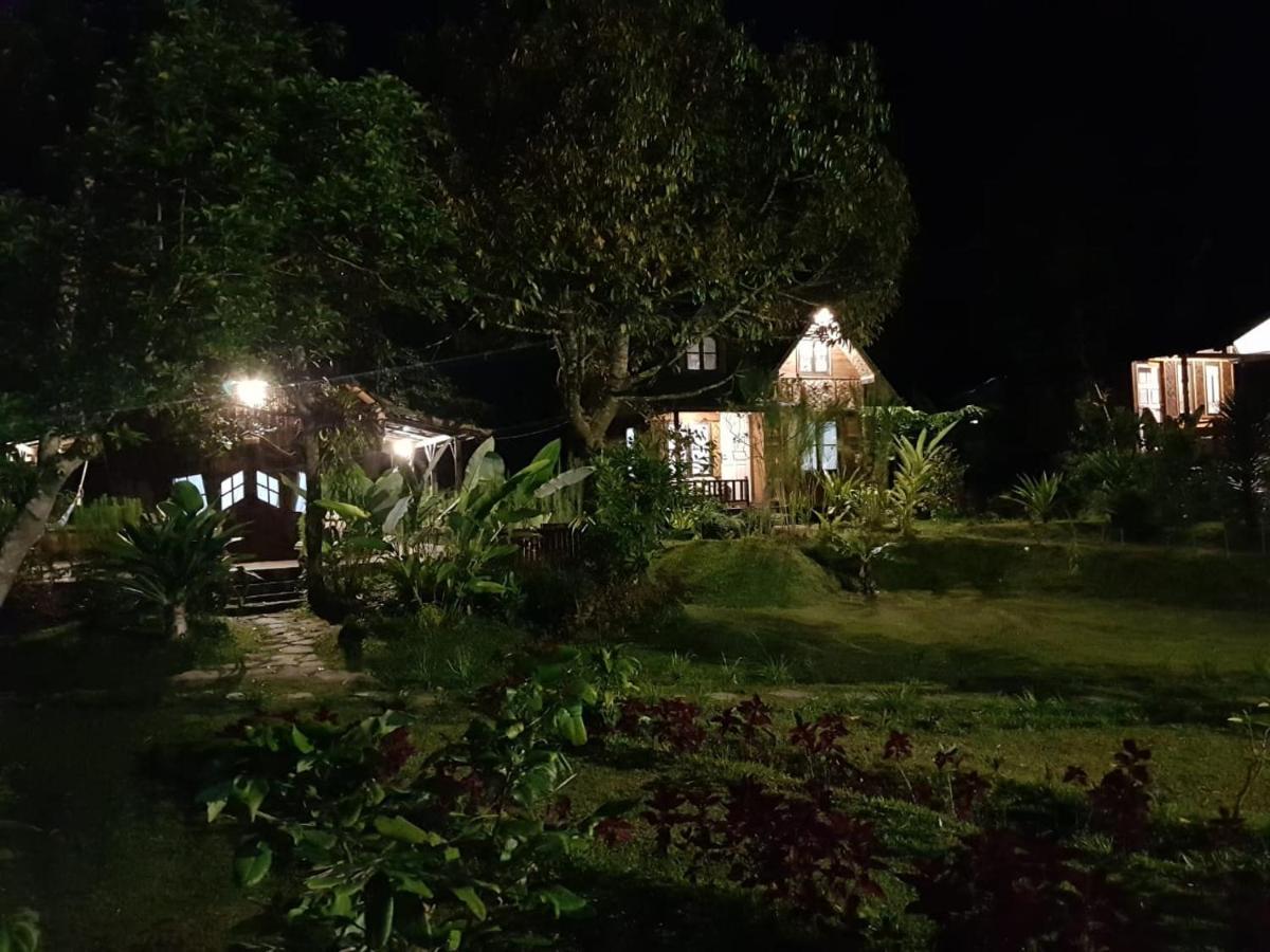 Canyon Jungle Stay Bukittinggi Exteriör bild