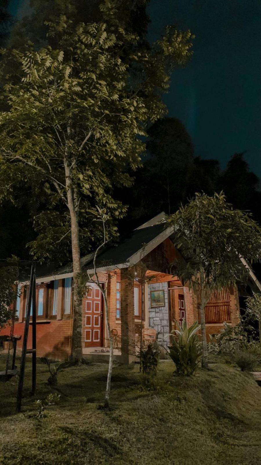 Canyon Jungle Stay Bukittinggi Rum bild